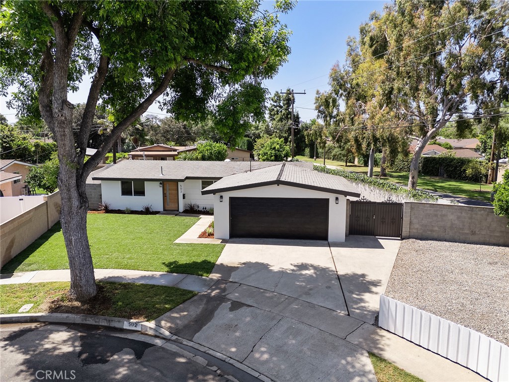 502 E Russell