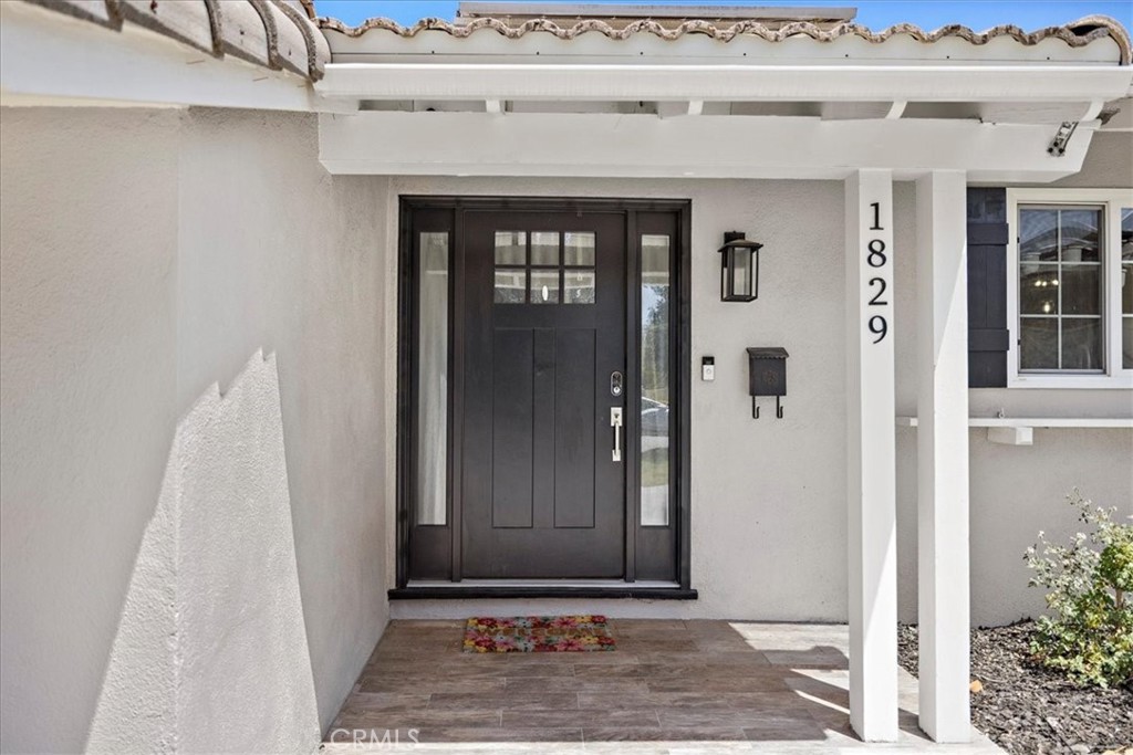 1829 Palopinto Avenue