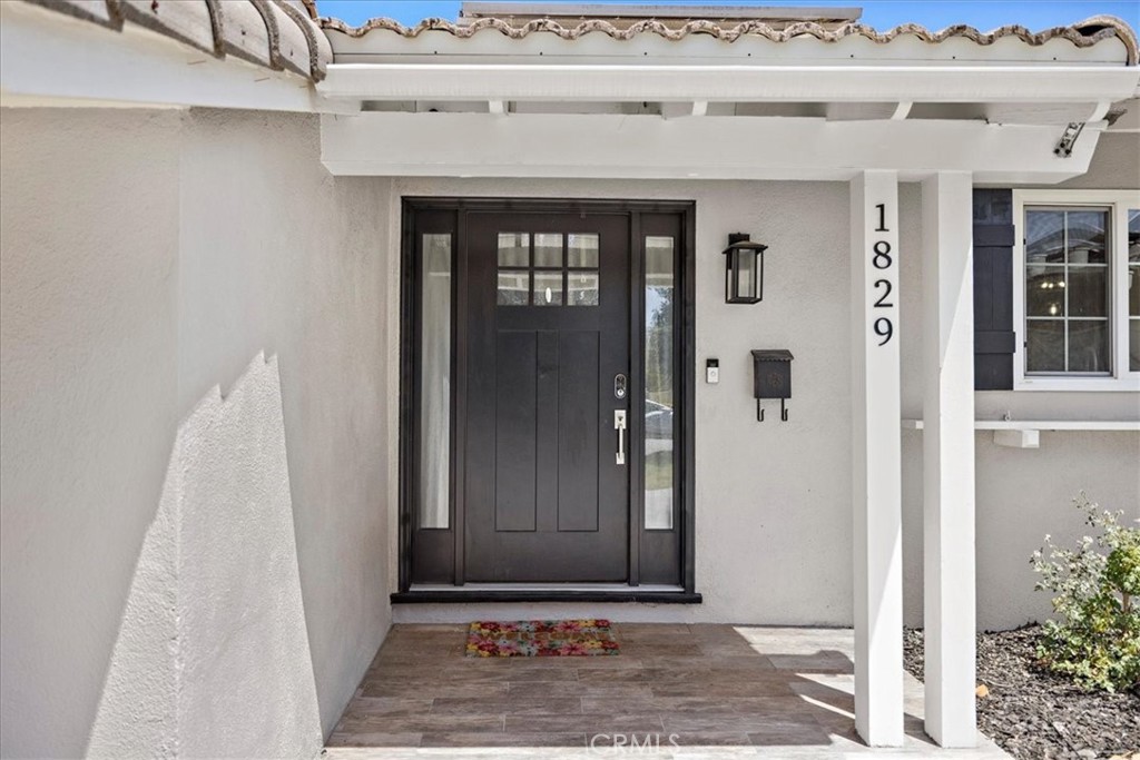 1829 Palopinto Avenue