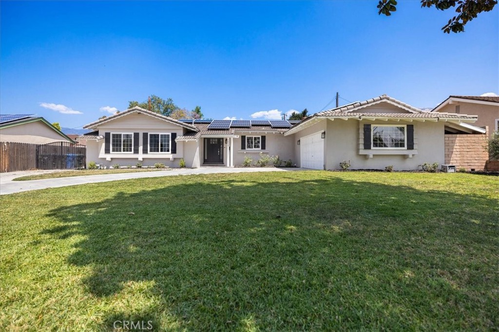 1829 Palopinto Avenue