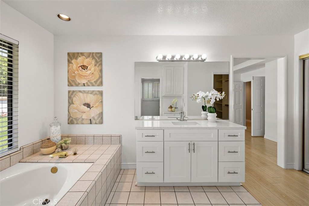 343 W Northridge