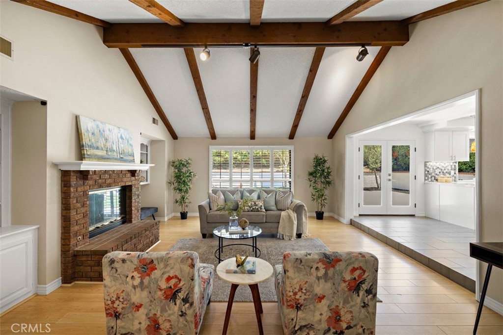 343 W Northridge