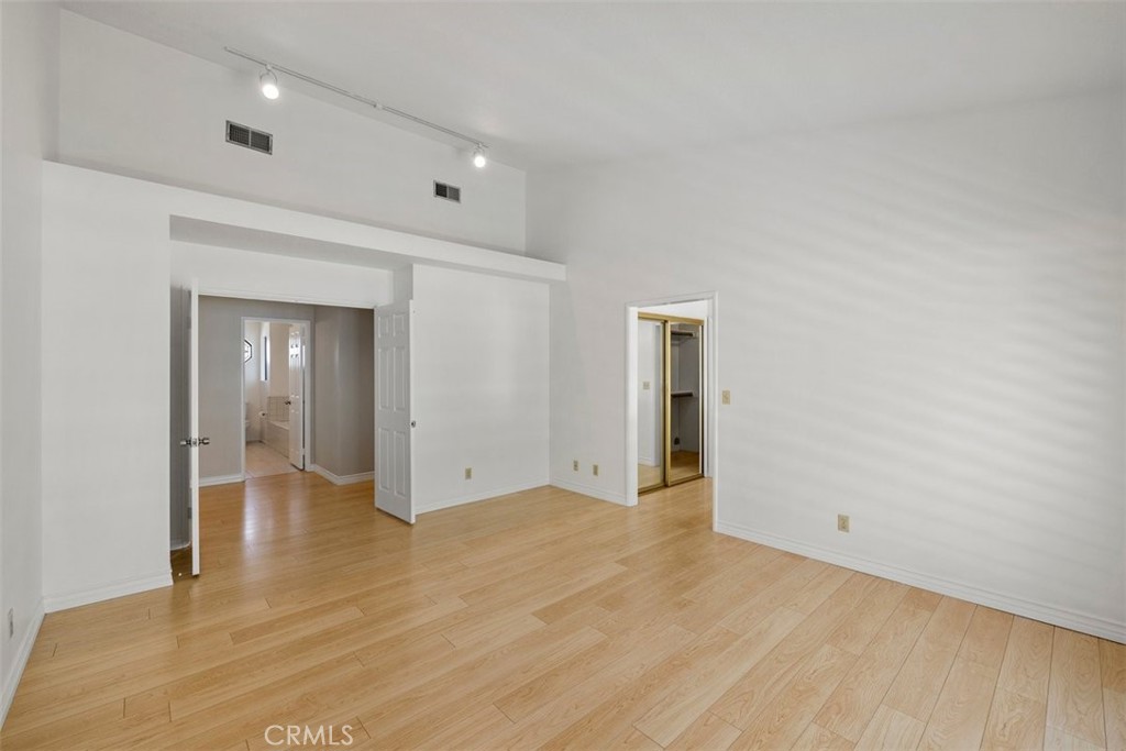 343 W Northridge