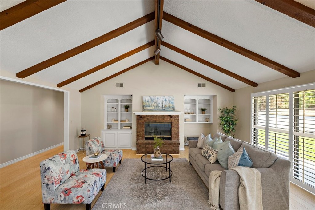 343 W Northridge