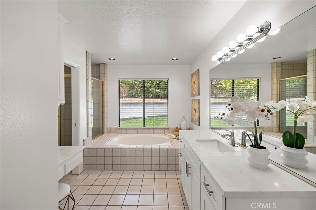343 W Northridge
