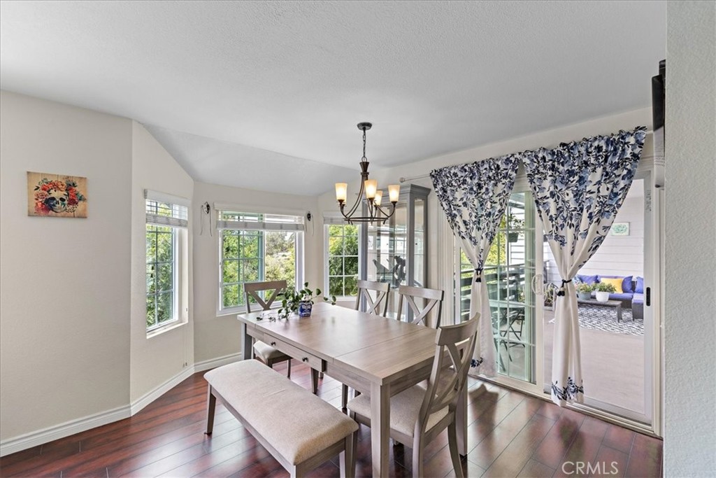 1083 Lakeview