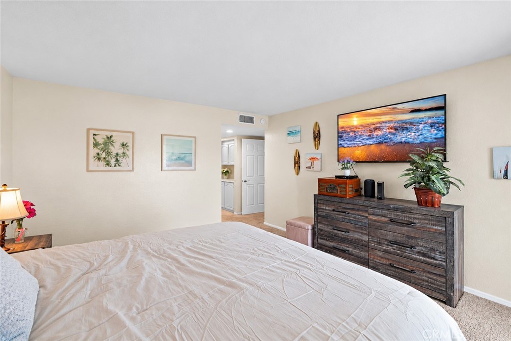 1083 Lakeview