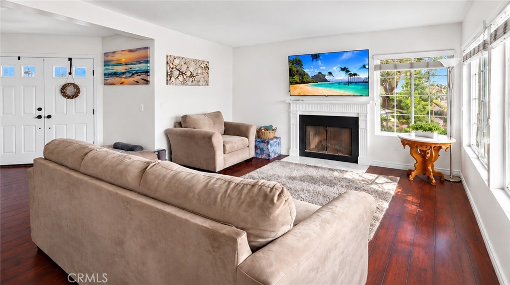 1083 Lakeview