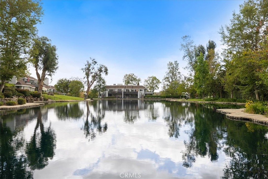 1083 Lakeview