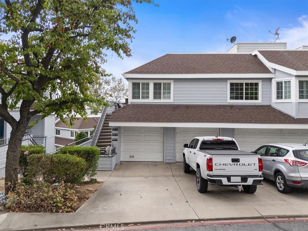 1083 Lakeview