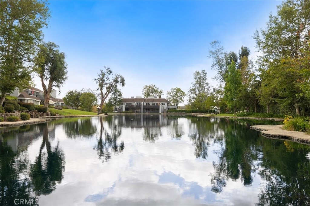 1083 Lakeview
