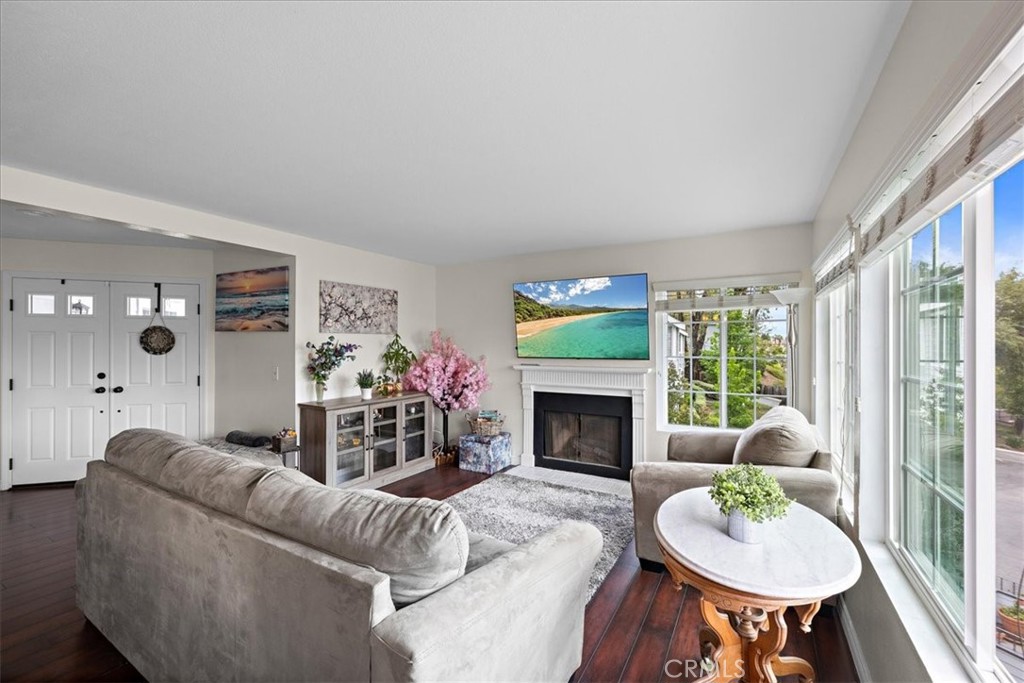1083 Lakeview