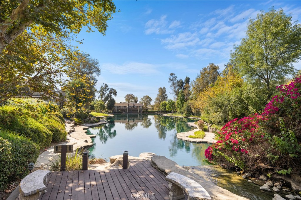 1083 Lakeview