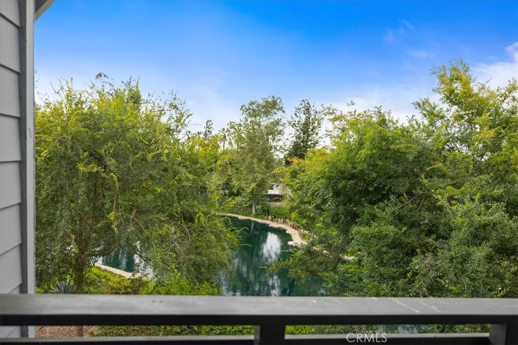 1083 Lakeview