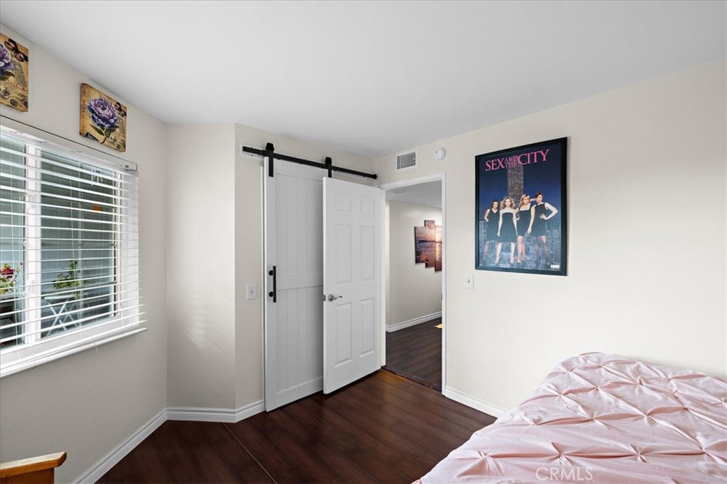 1083 Lakeview