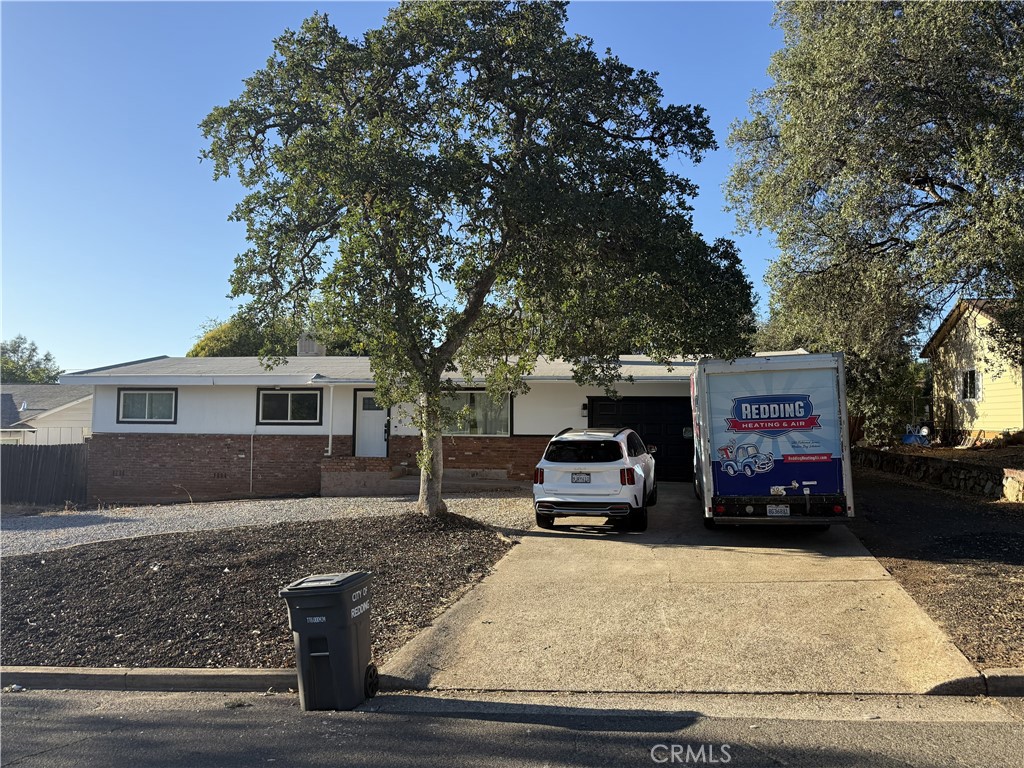 1448 Mistletoe lane