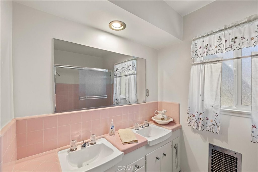 321 Catherine Park