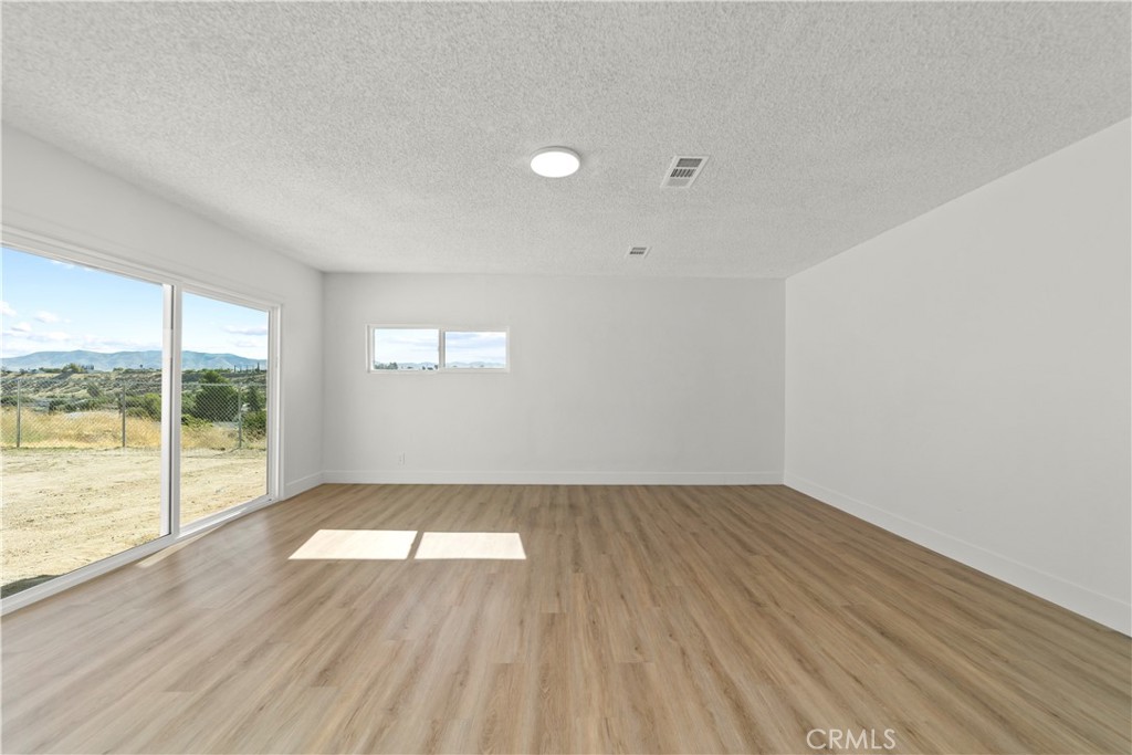 16849 Mission
