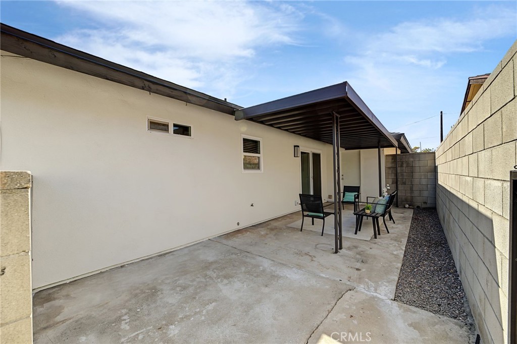 1024 Palm