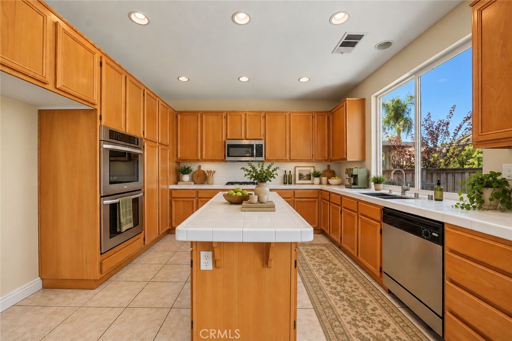 1561 N Catskills