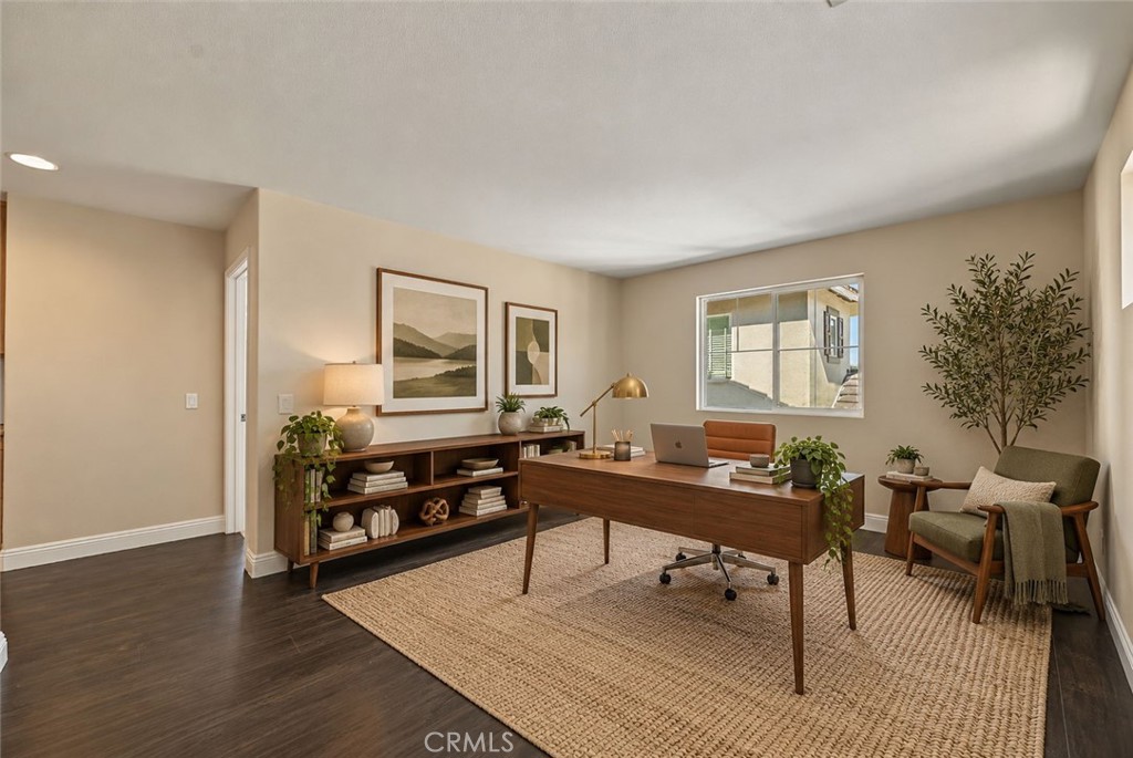 1561 N Catskills