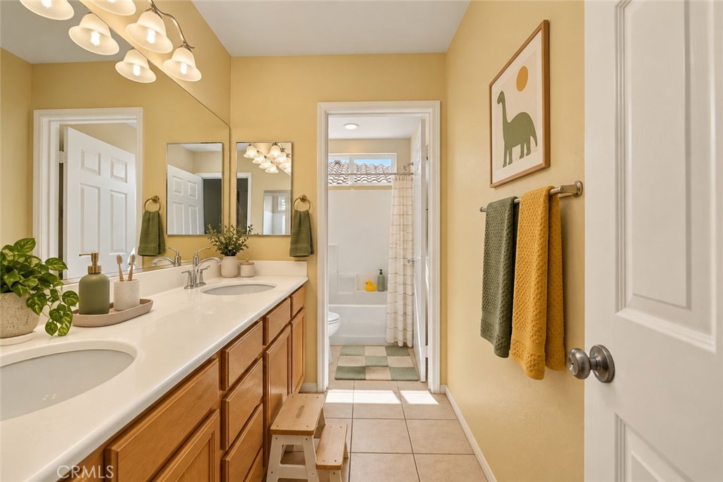 1561 N Catskills