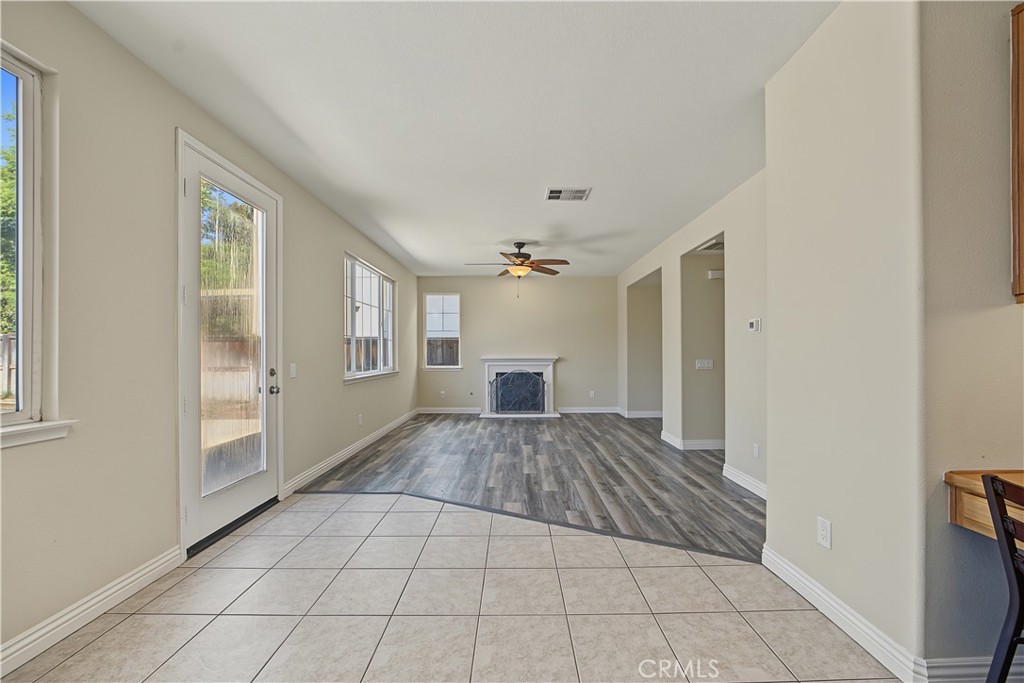1561 N Catskills