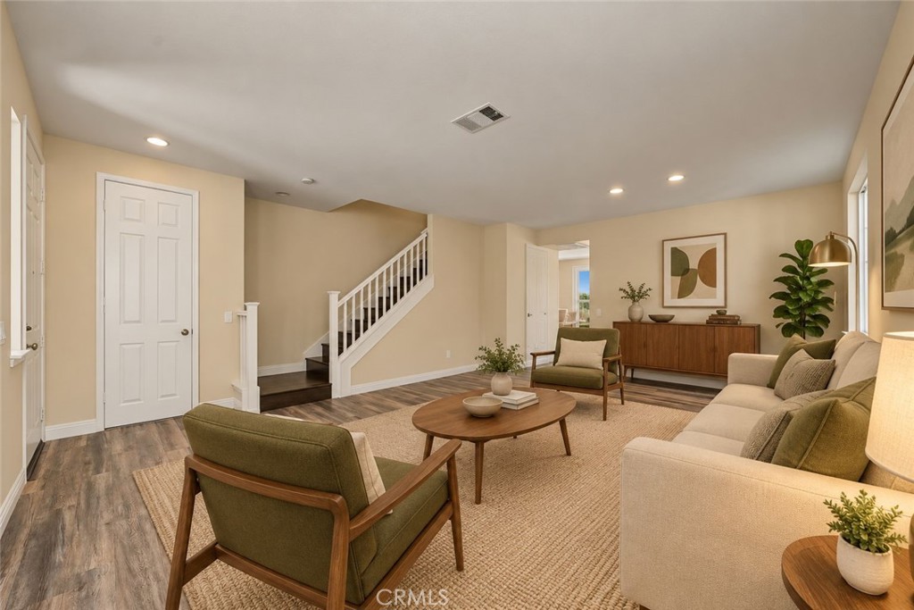 1561 N Catskills