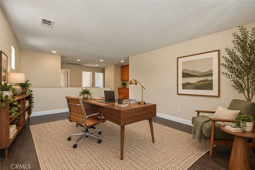 1561 N Catskills