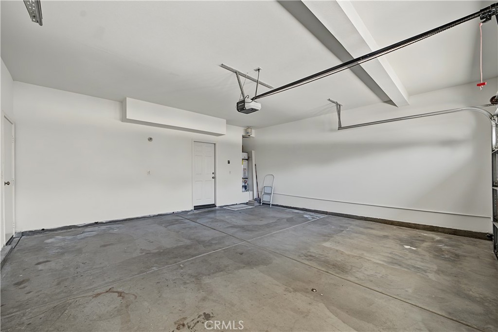 1561 N Catskills