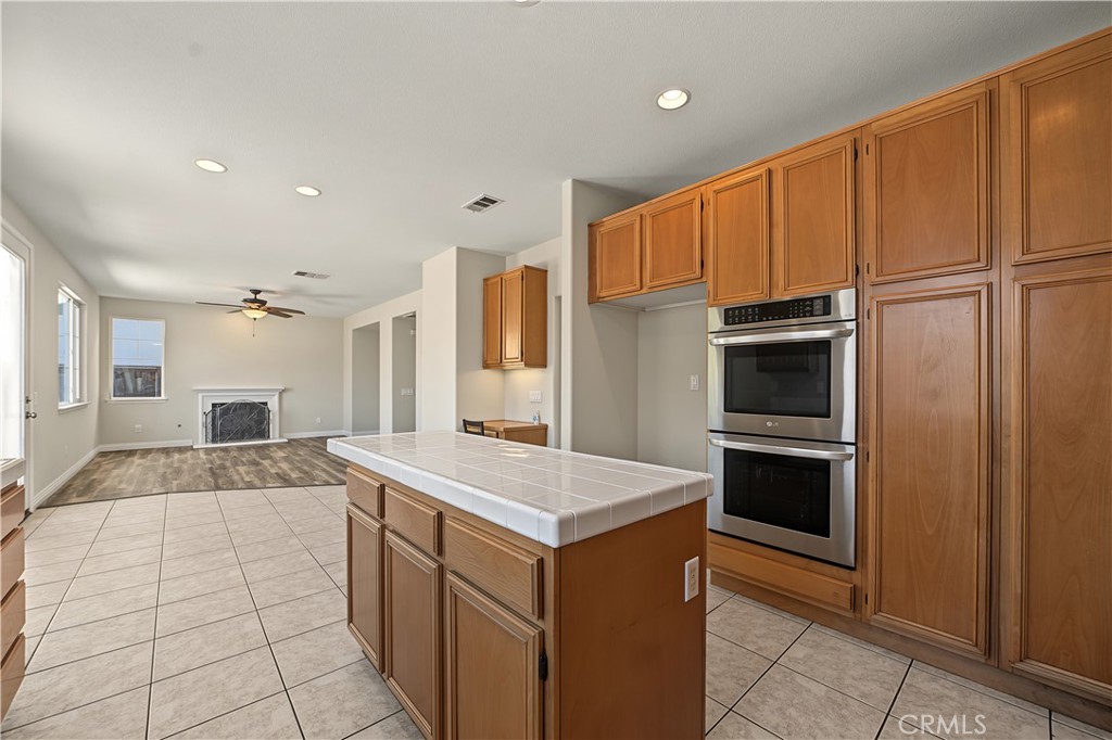 1561 N Catskills