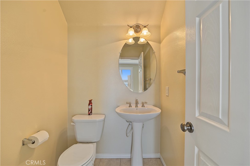 1561 N Catskills