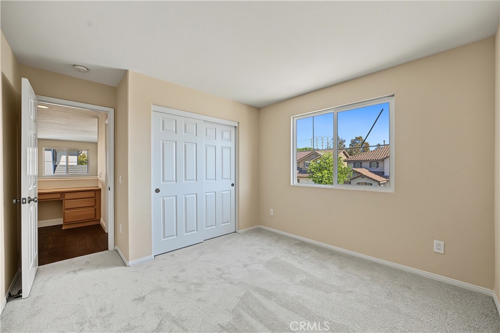1561 N Catskills