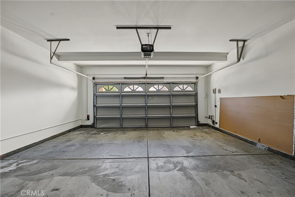 1561 N Catskills
