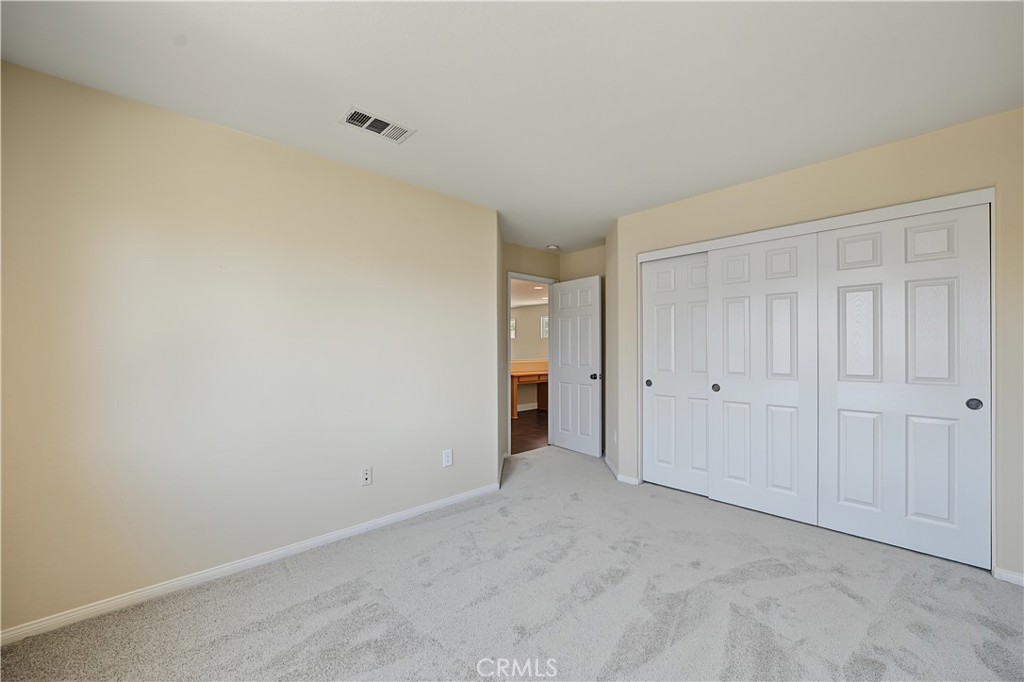 1561 N Catskills