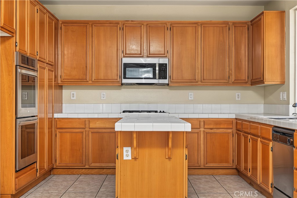 1561 N Catskills
