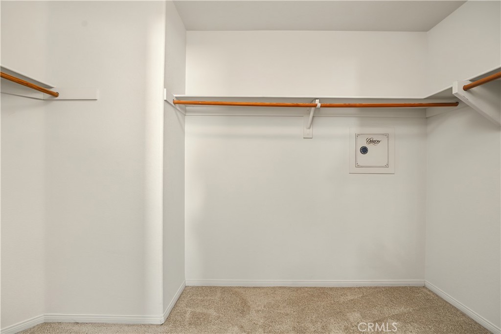 1561 N Catskills