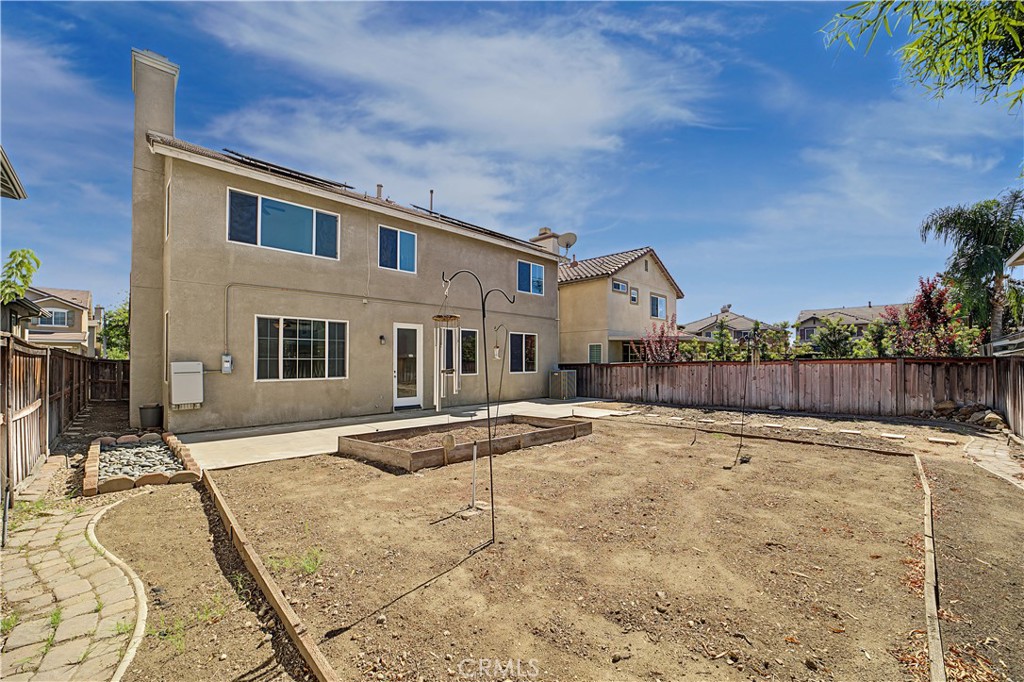 1561 N Catskills