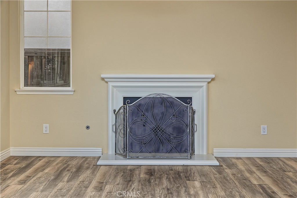 1561 N Catskills