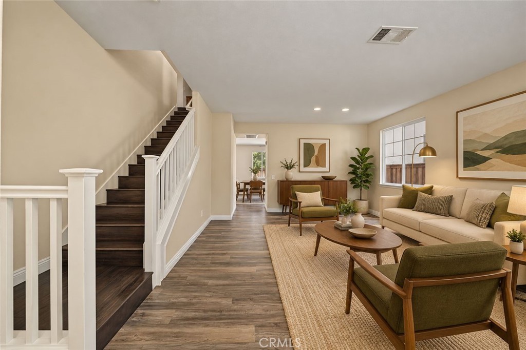1561 N Catskills