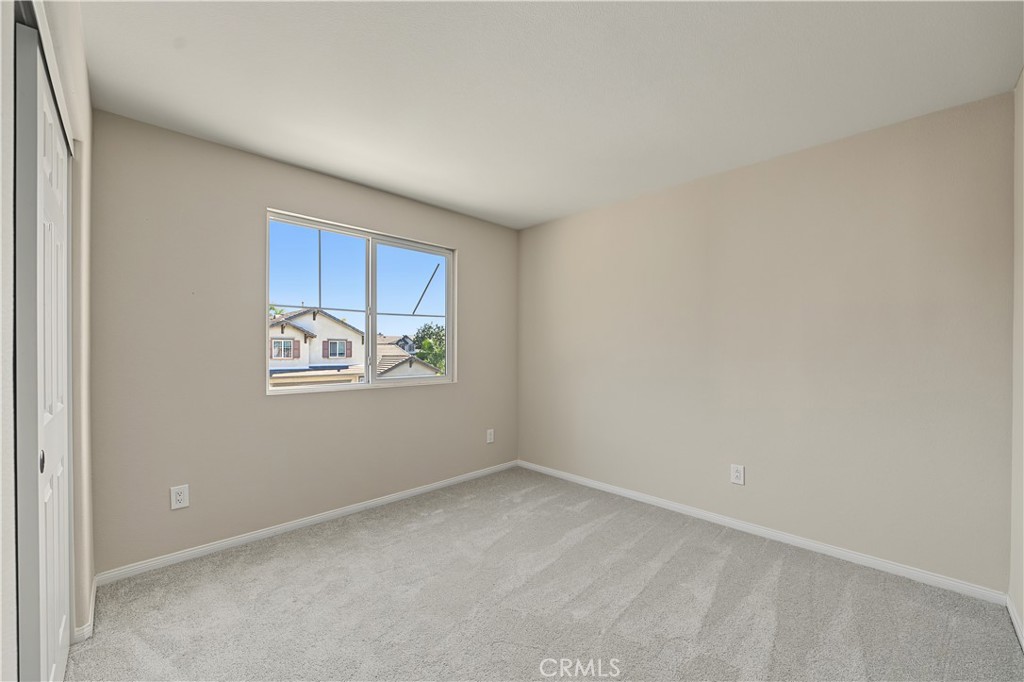 1561 N Catskills