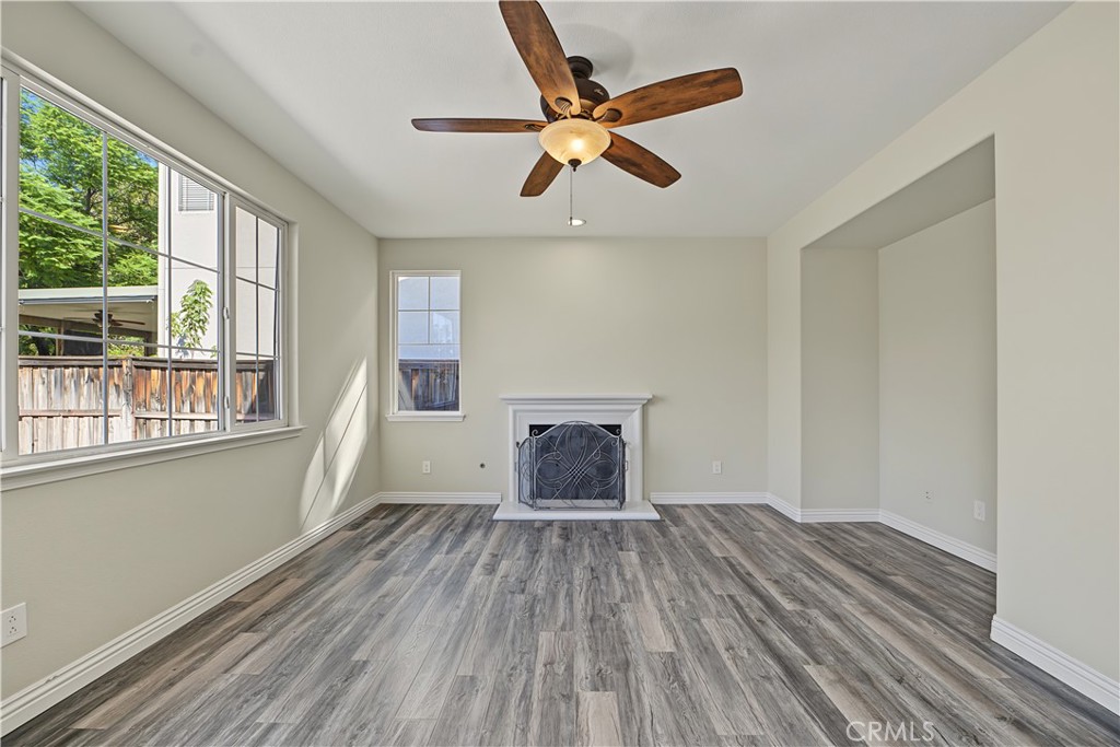 1561 N Catskills