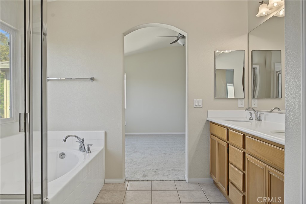 1561 N Catskills