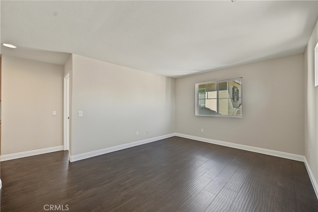 1561 N Catskills