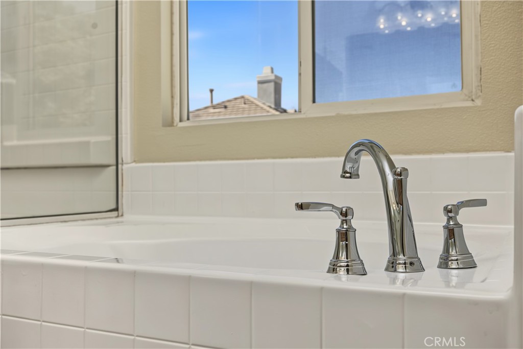 1561 N Catskills