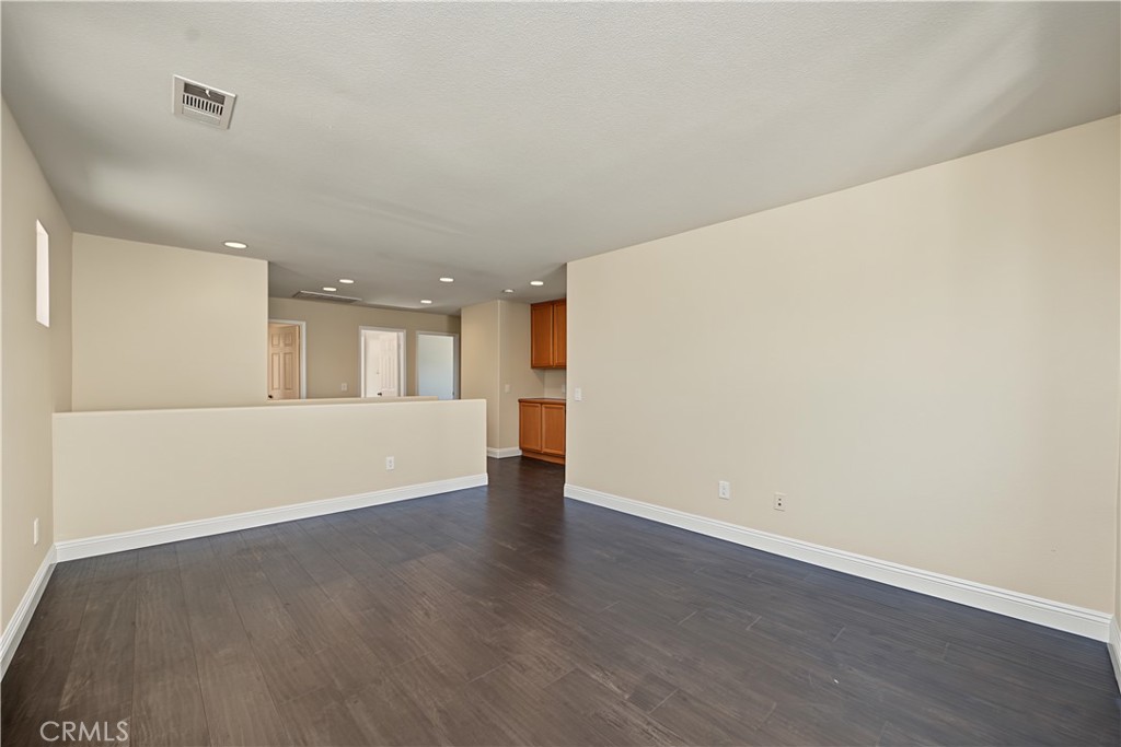 1561 N Catskills