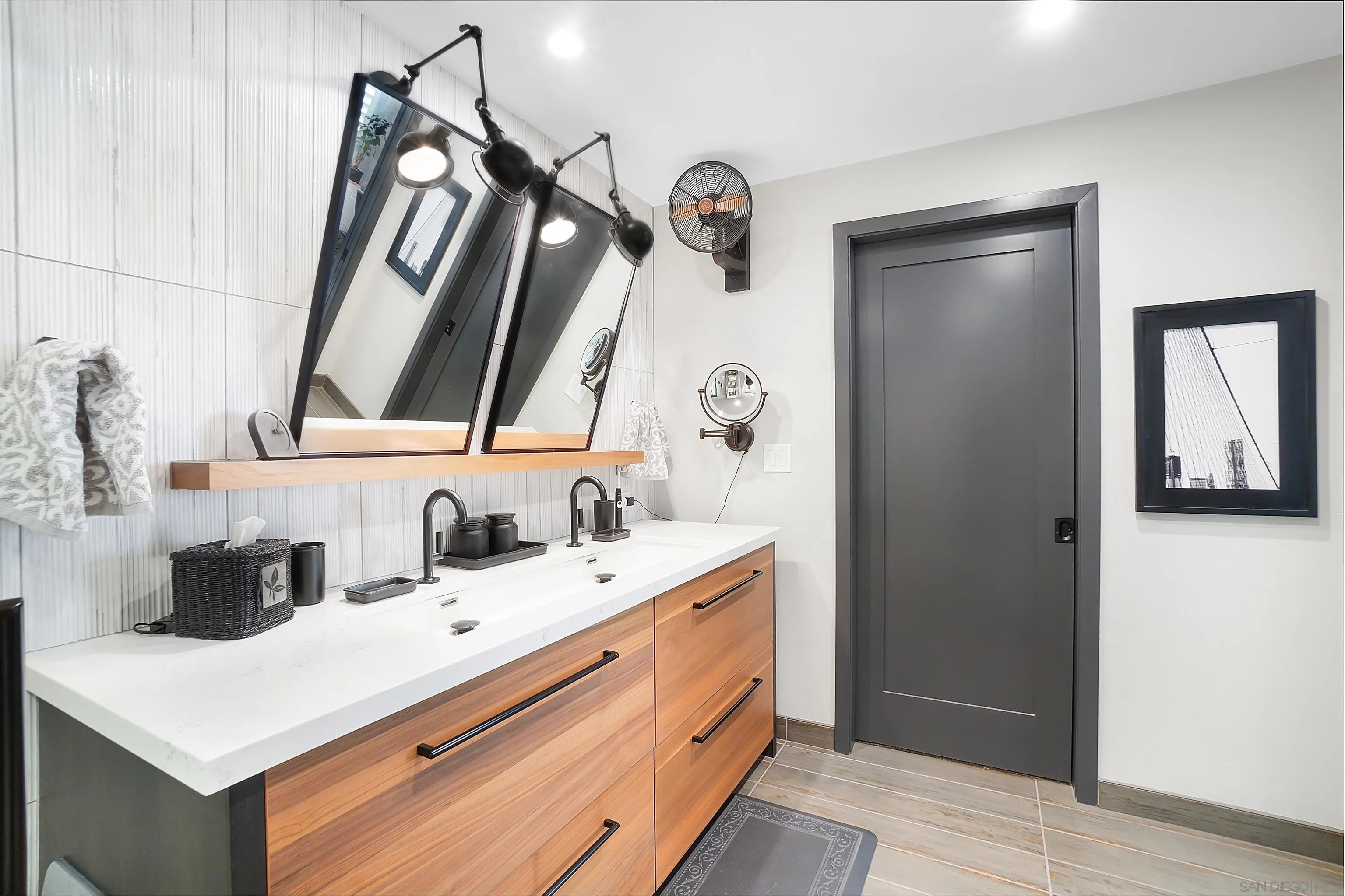 5383 Chelsea Street Unit 204