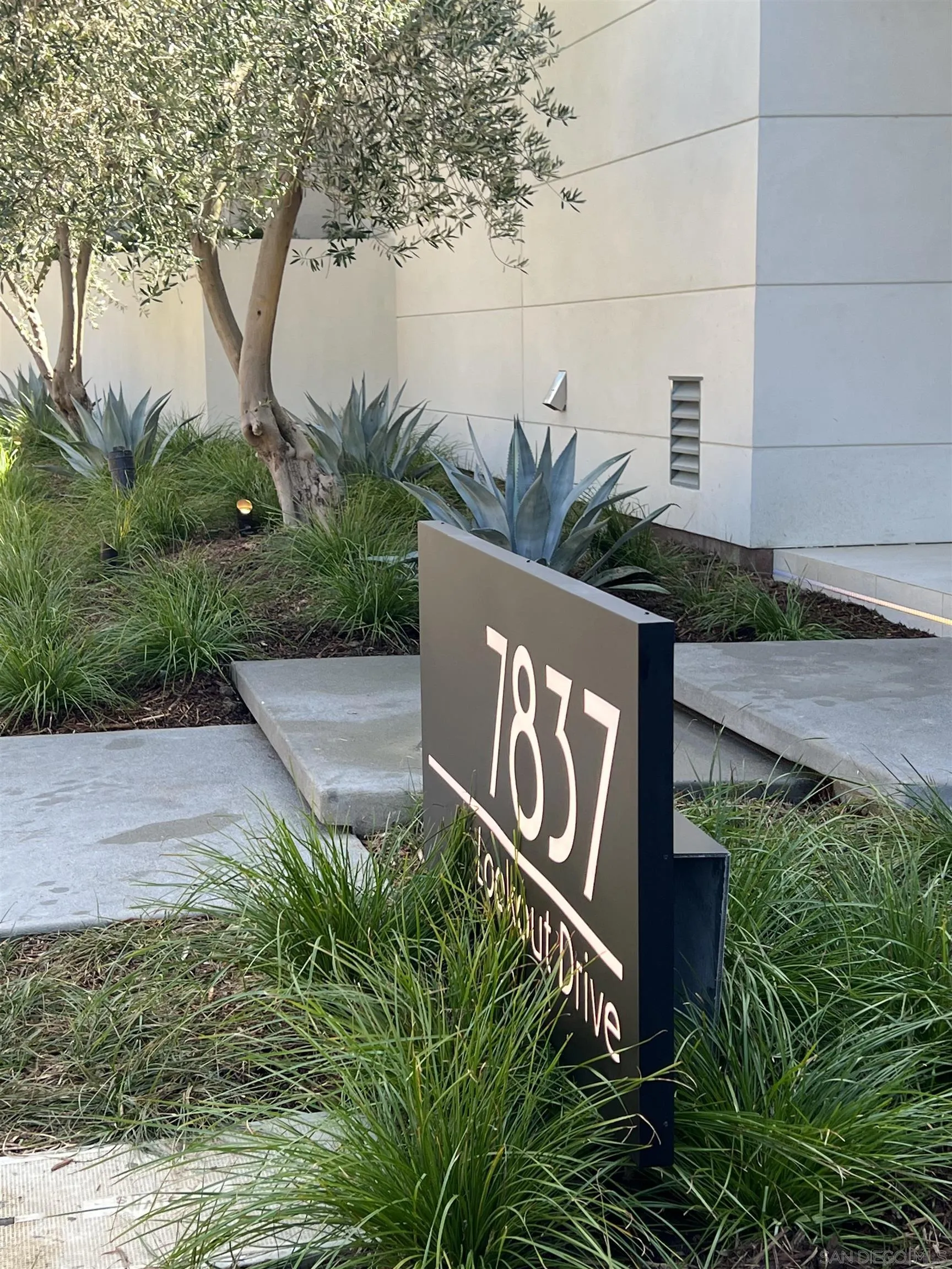 7837 Lookout Drive, San Diego