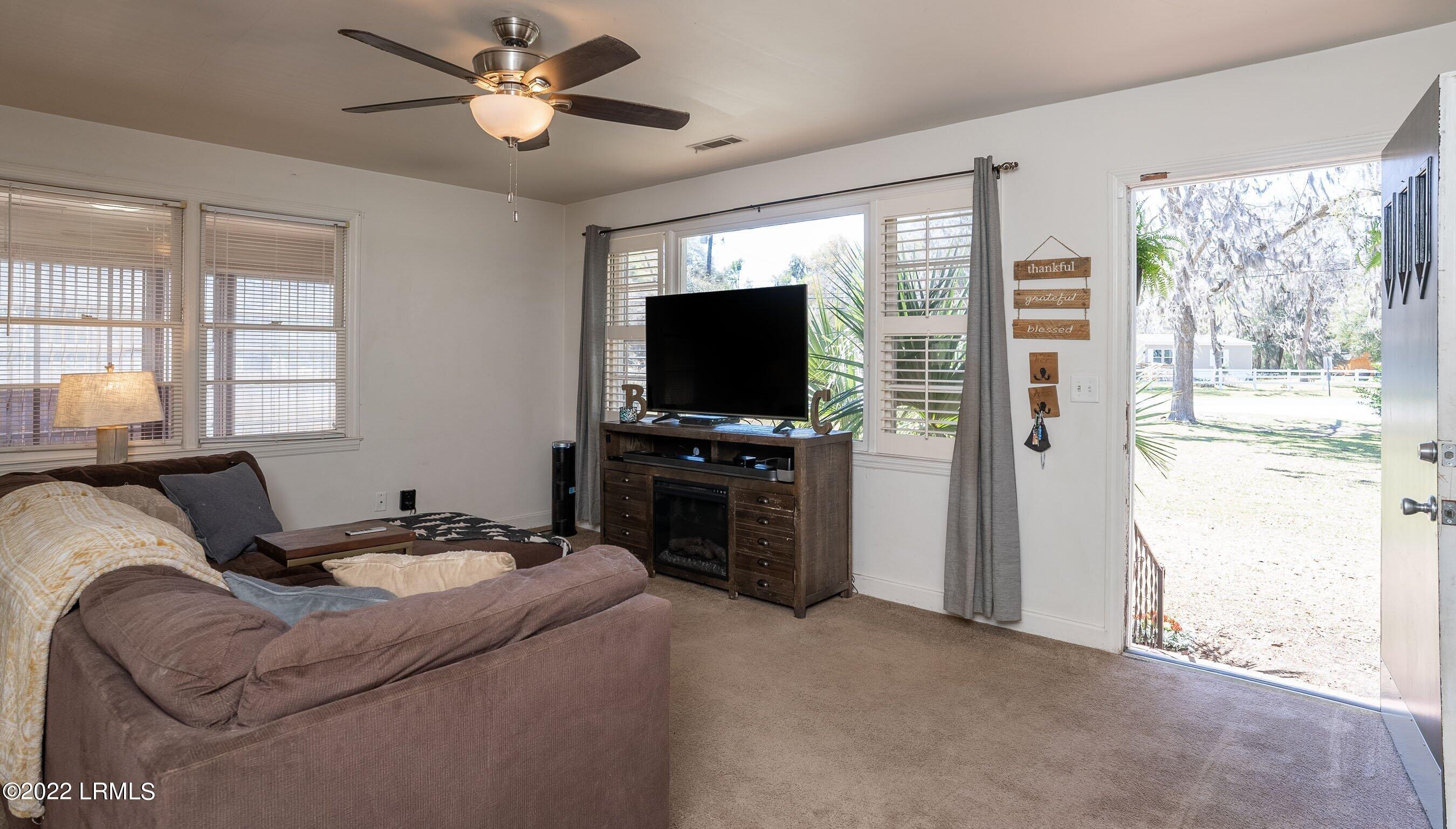 3005 Roseida Road