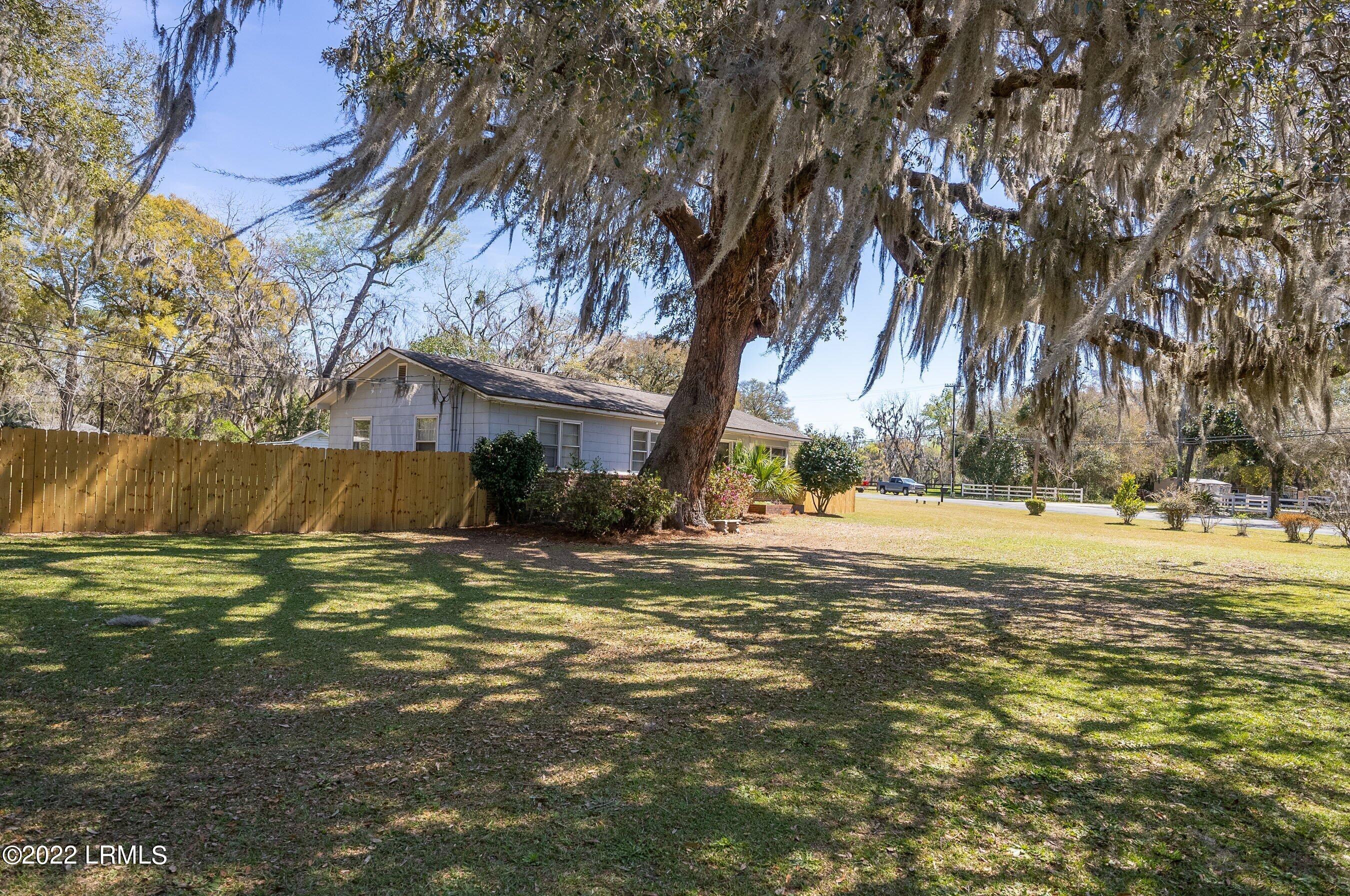 3005 Roseida Road